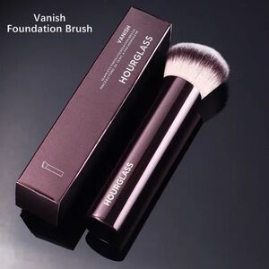 Hourglass Vanish Foundation Brush